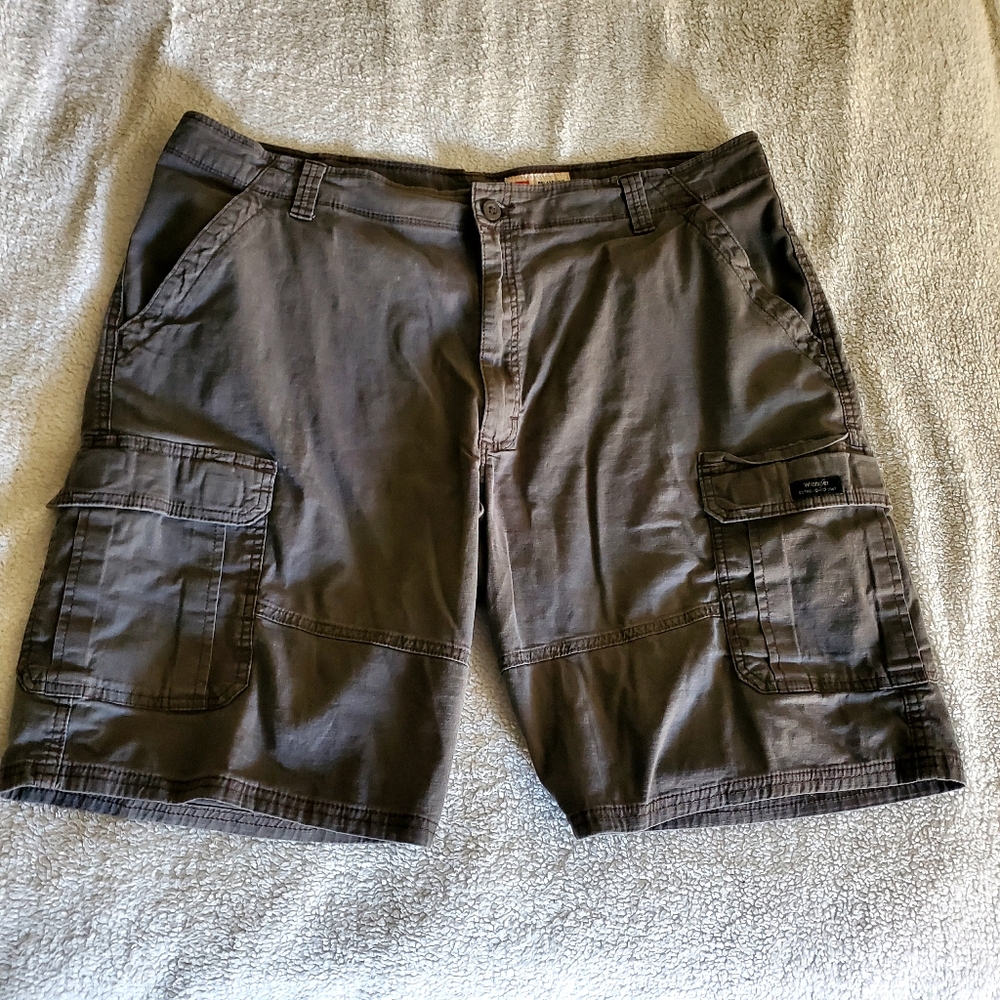 Wrangler Cargo Shorts Relax Fit Size 42 Outdoors Hiking Camping